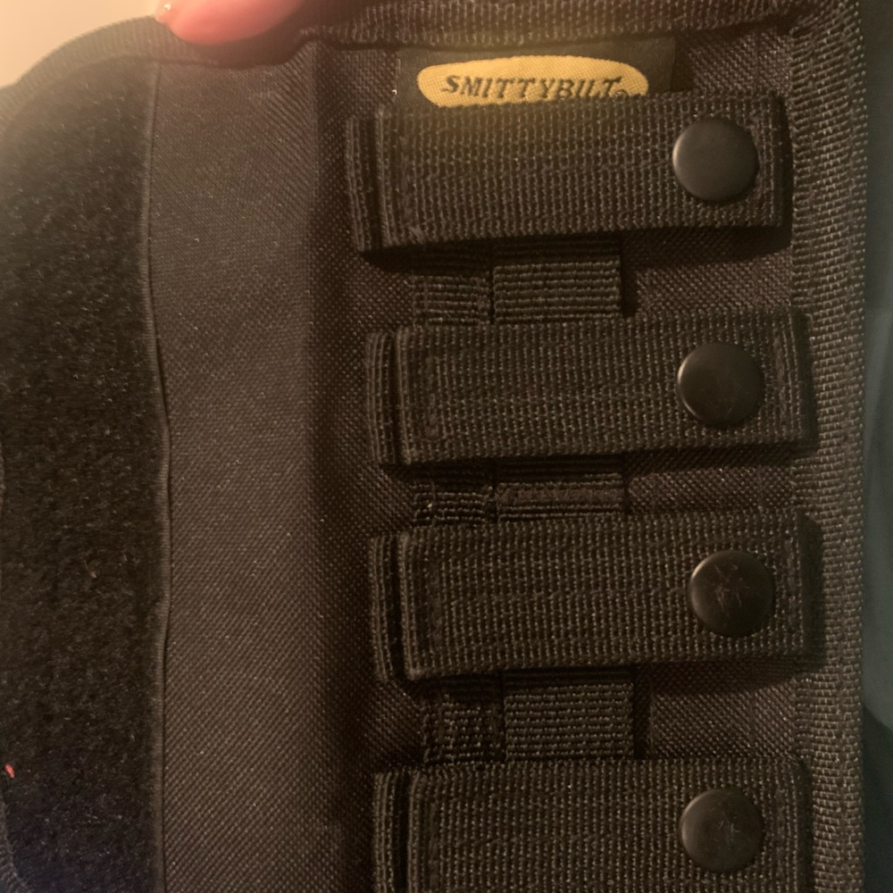 SmittyBilt 12-Round Ammo Pouch